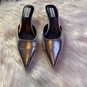 Steve Madden Silver Audree Pump Sz 8.5